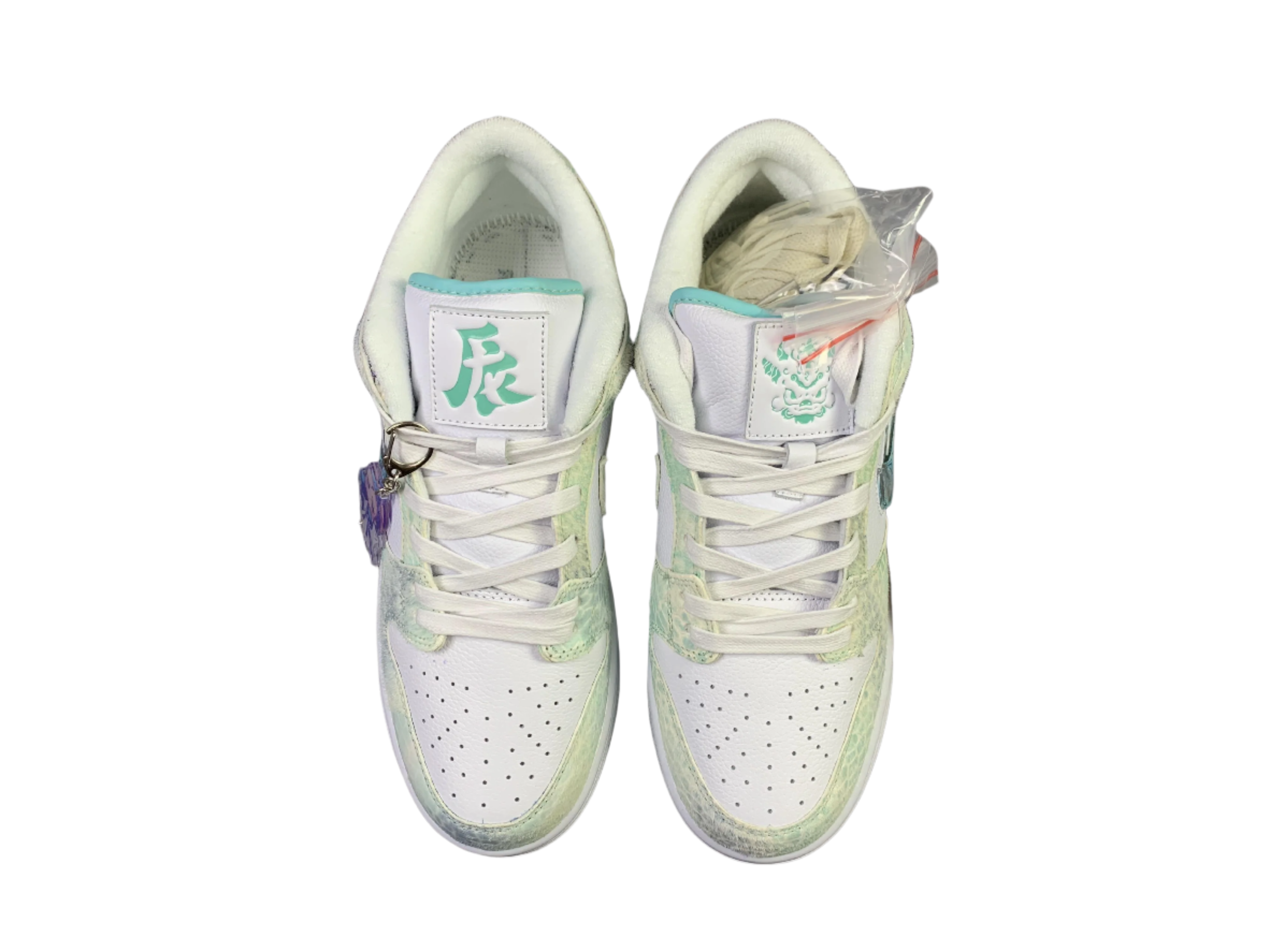SB Dunk Low - Frosty Elegance