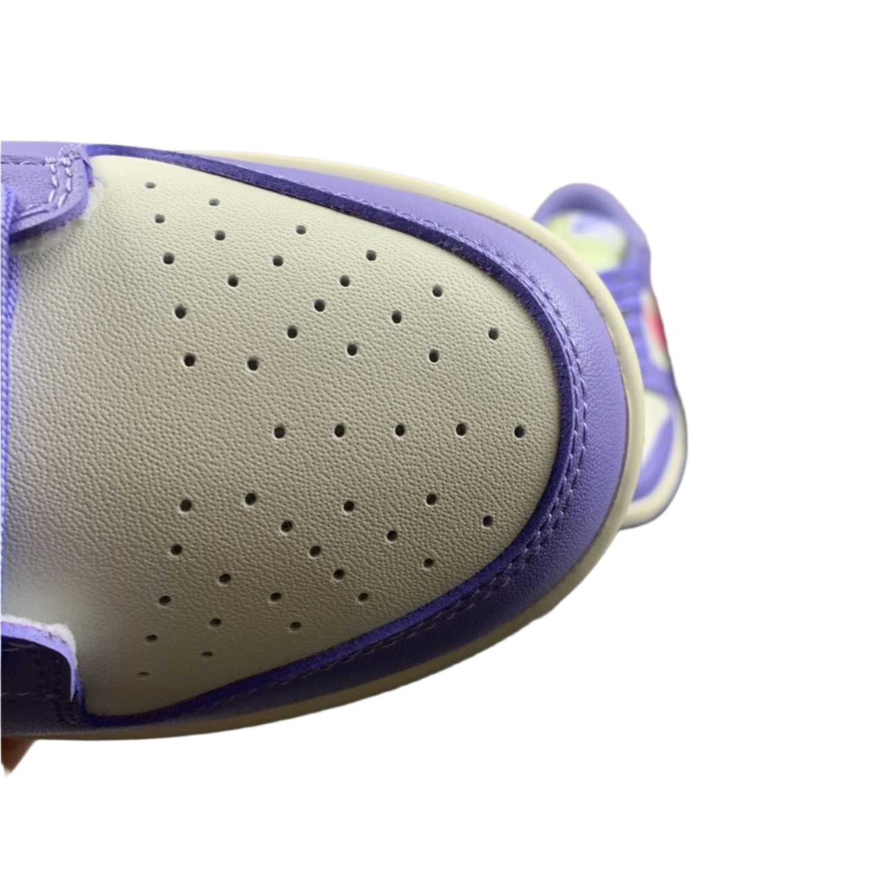 Nike Indigo Hazecoral Chalk Sail Sneakers