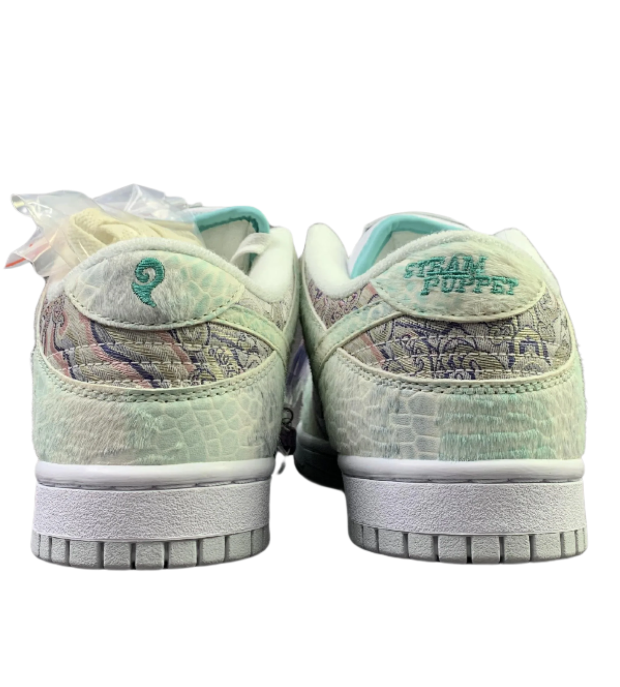 SB Dunk Low - Frosty Elegance