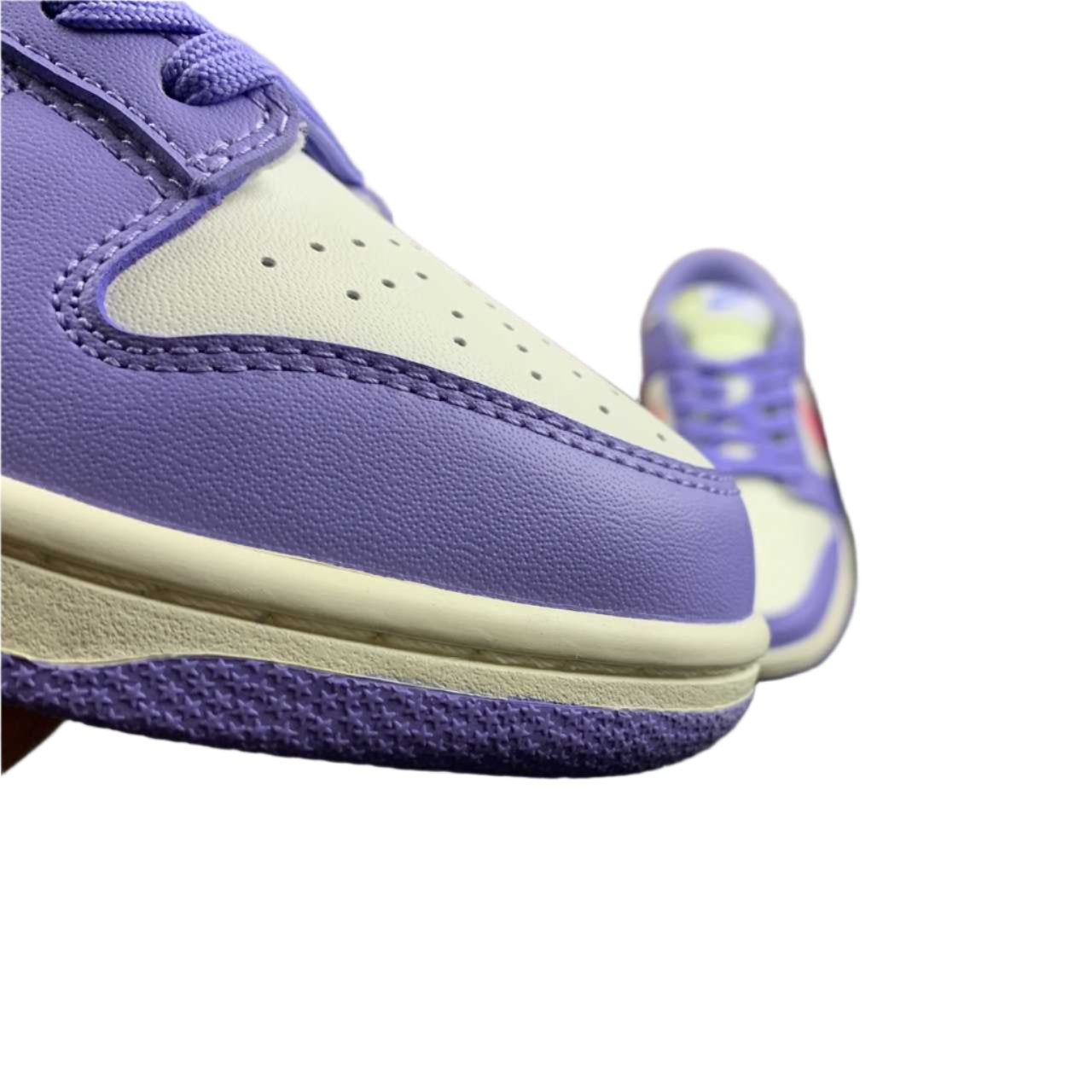 Nike Indigo Hazecoral Chalk Sail Sneakers
