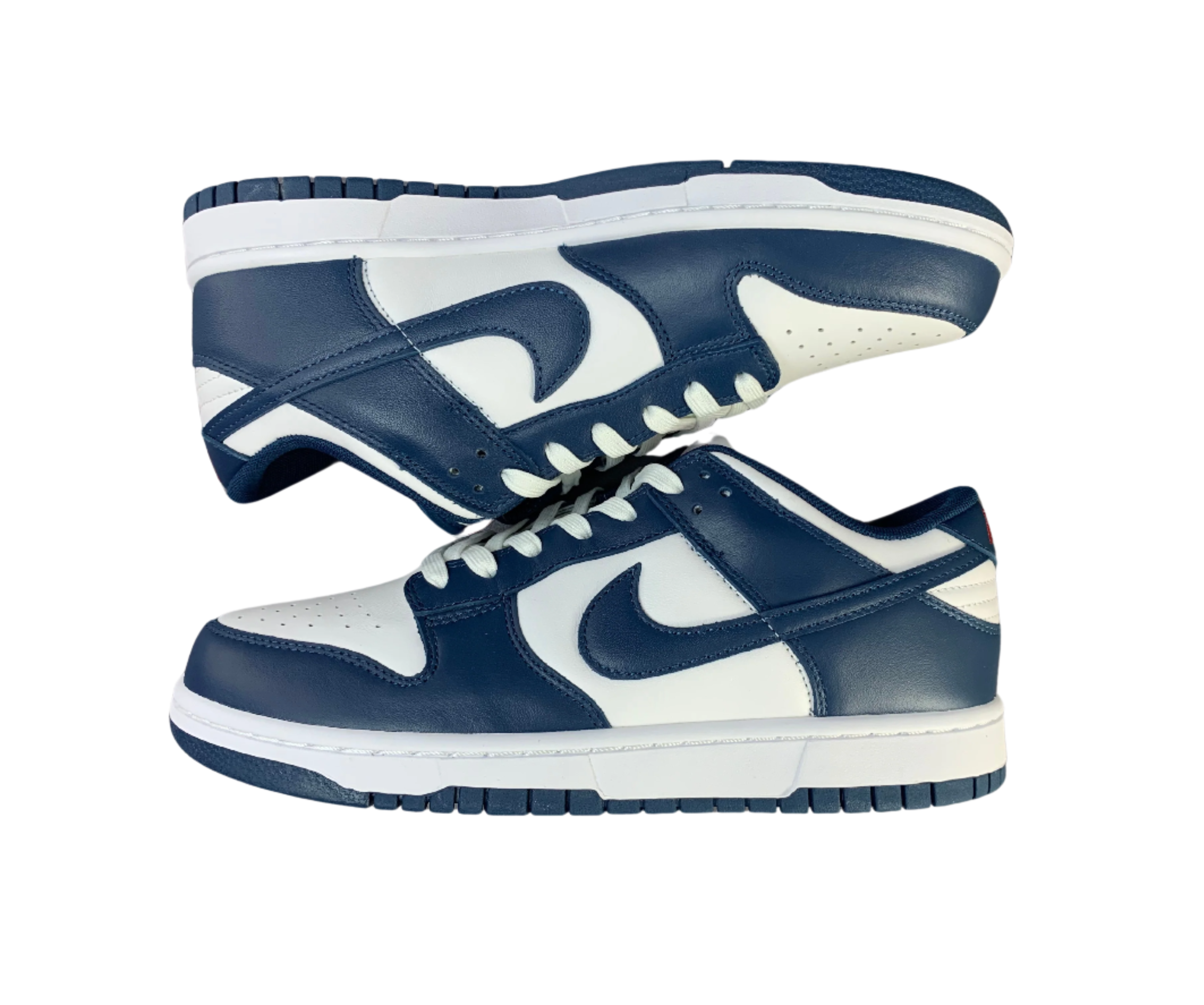 SB Dunk Low - Midnight Navy Edition