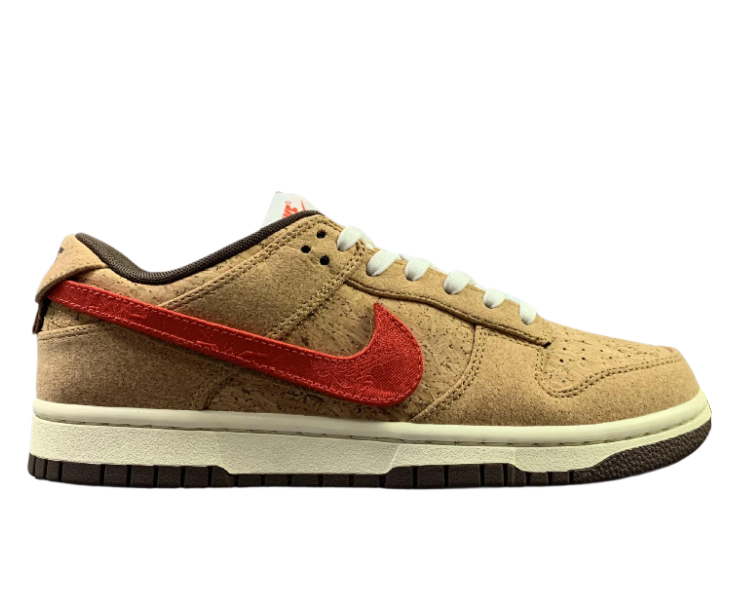 SB Dunk Low - Desert Tan & Red