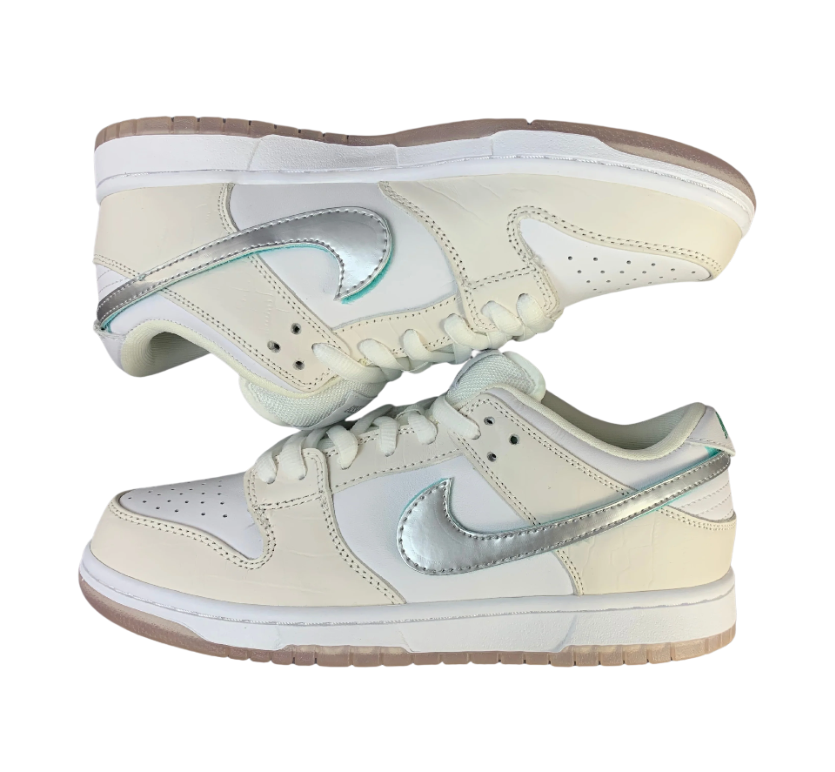 SB Dunk Low - Sail & Metallic Silver