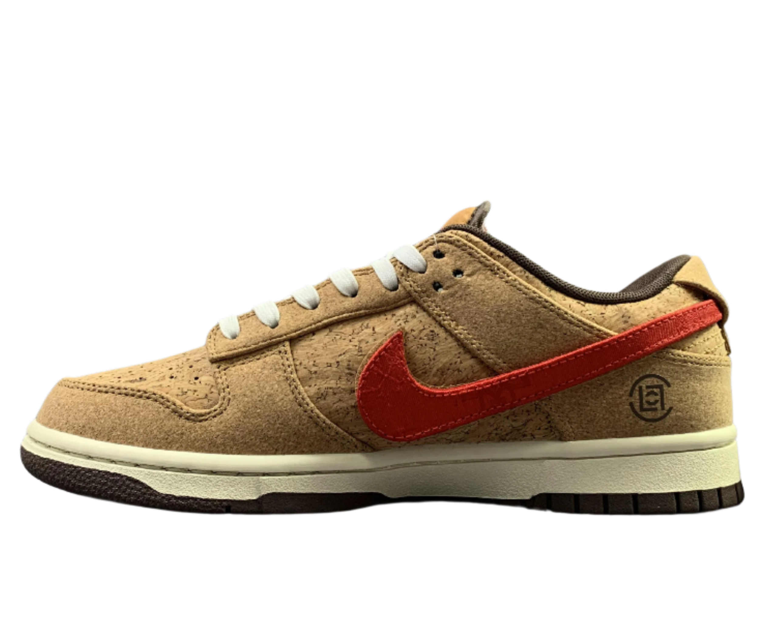 SB Dunk Low - Desert Tan & Red