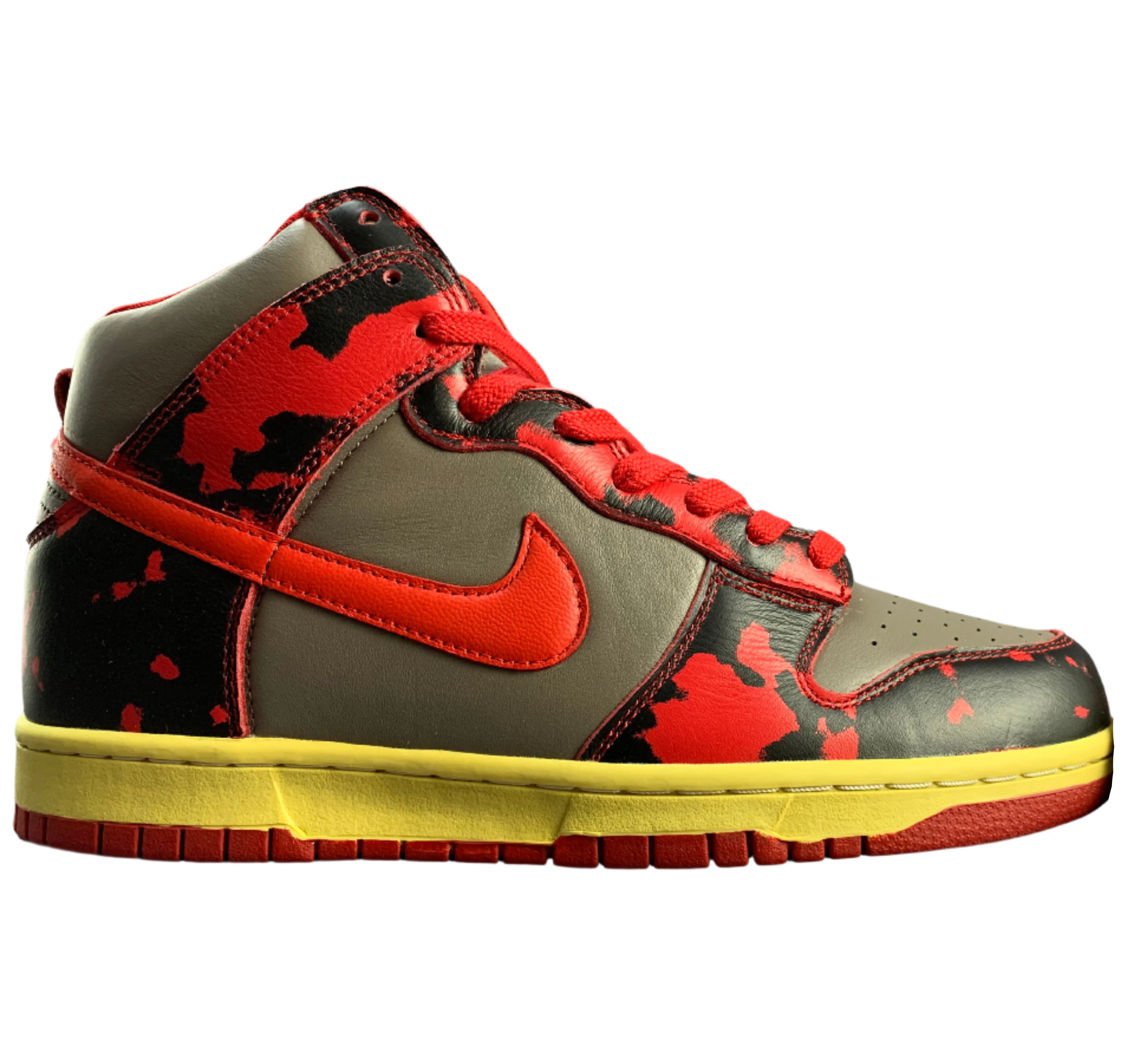 SB Dunk High - Red and Black Camo Edition