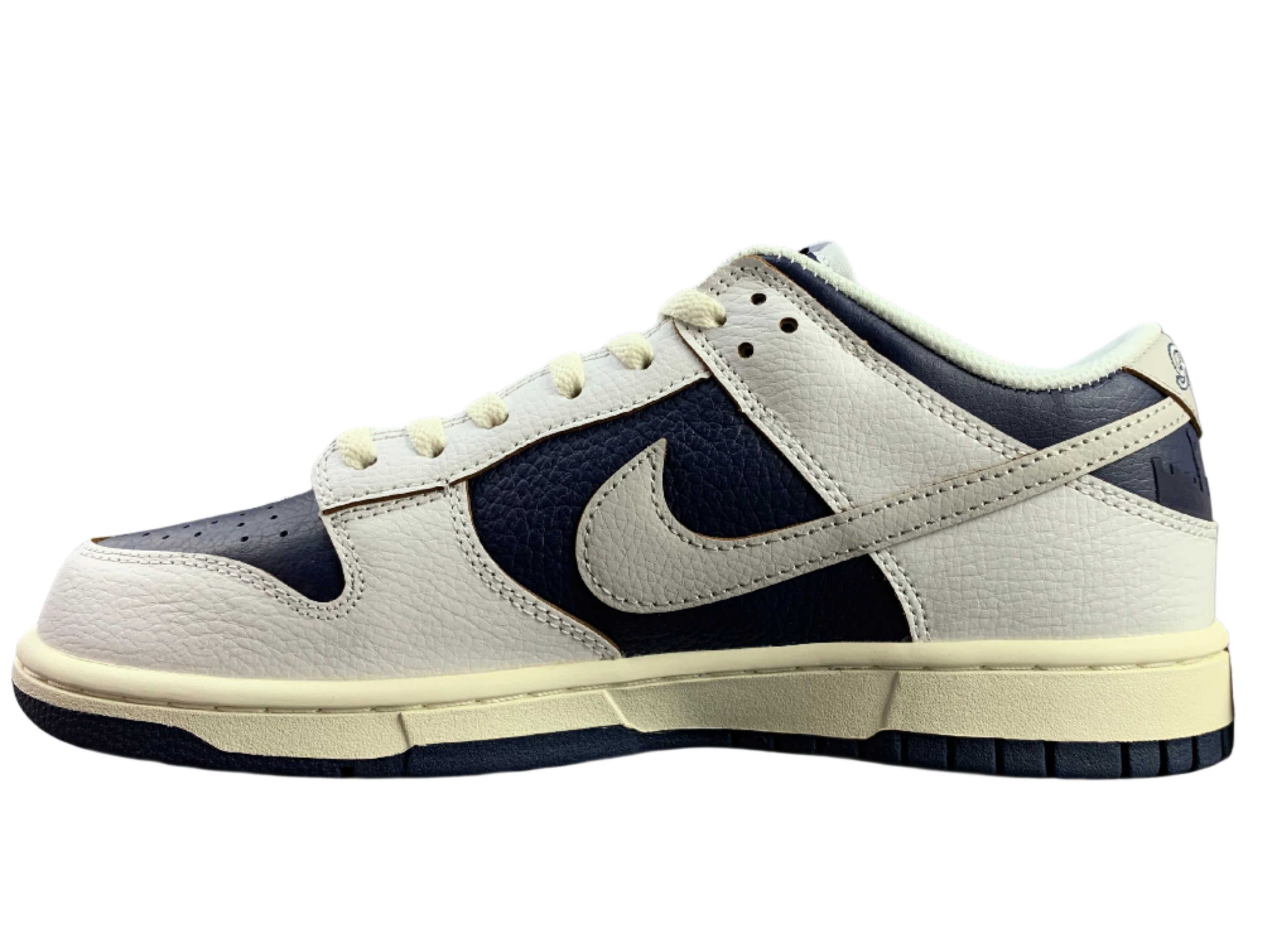 SB Dunk Low - Navy & Cream Heritage Edition