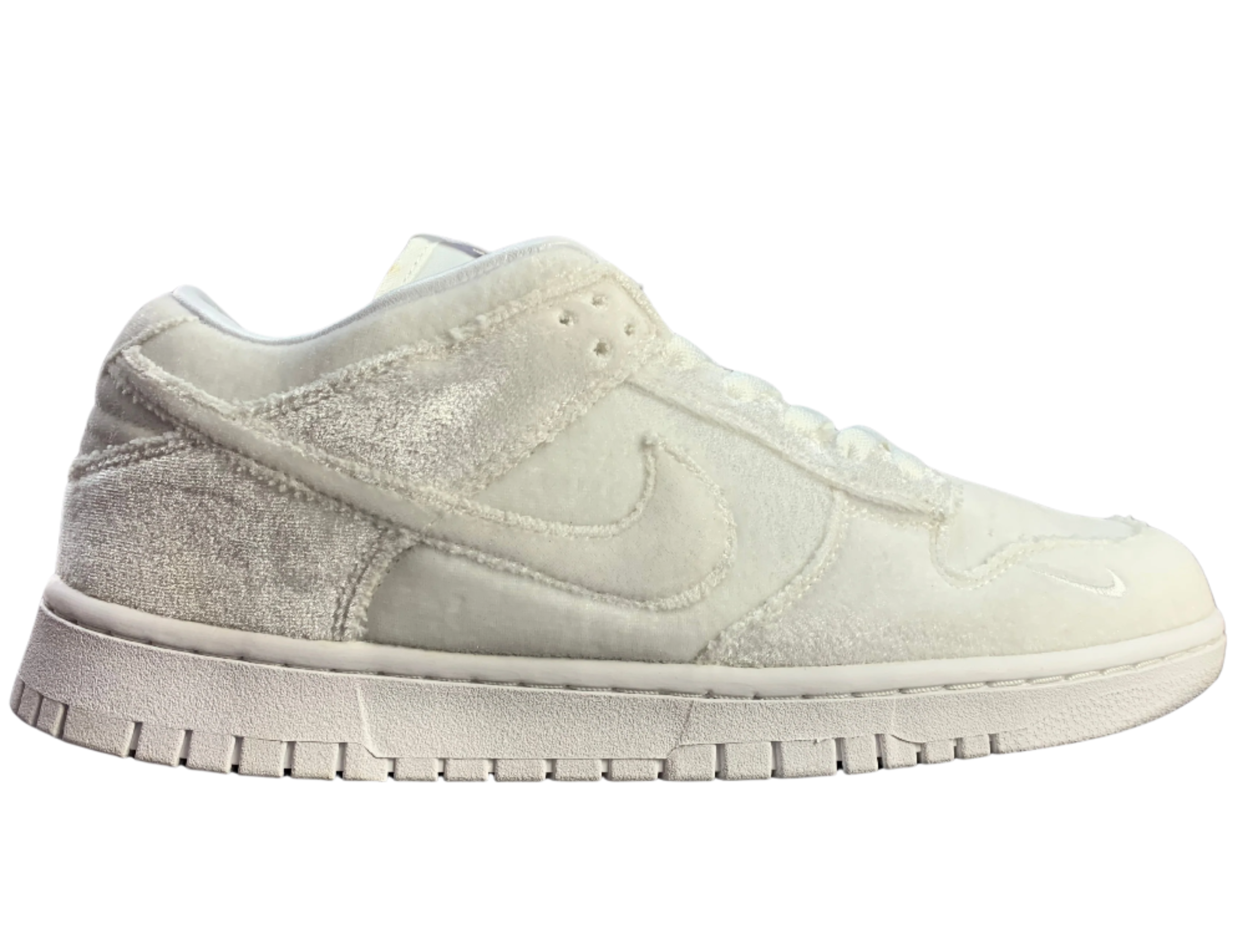 SB Dunk Low - Frosted Velvet Edition