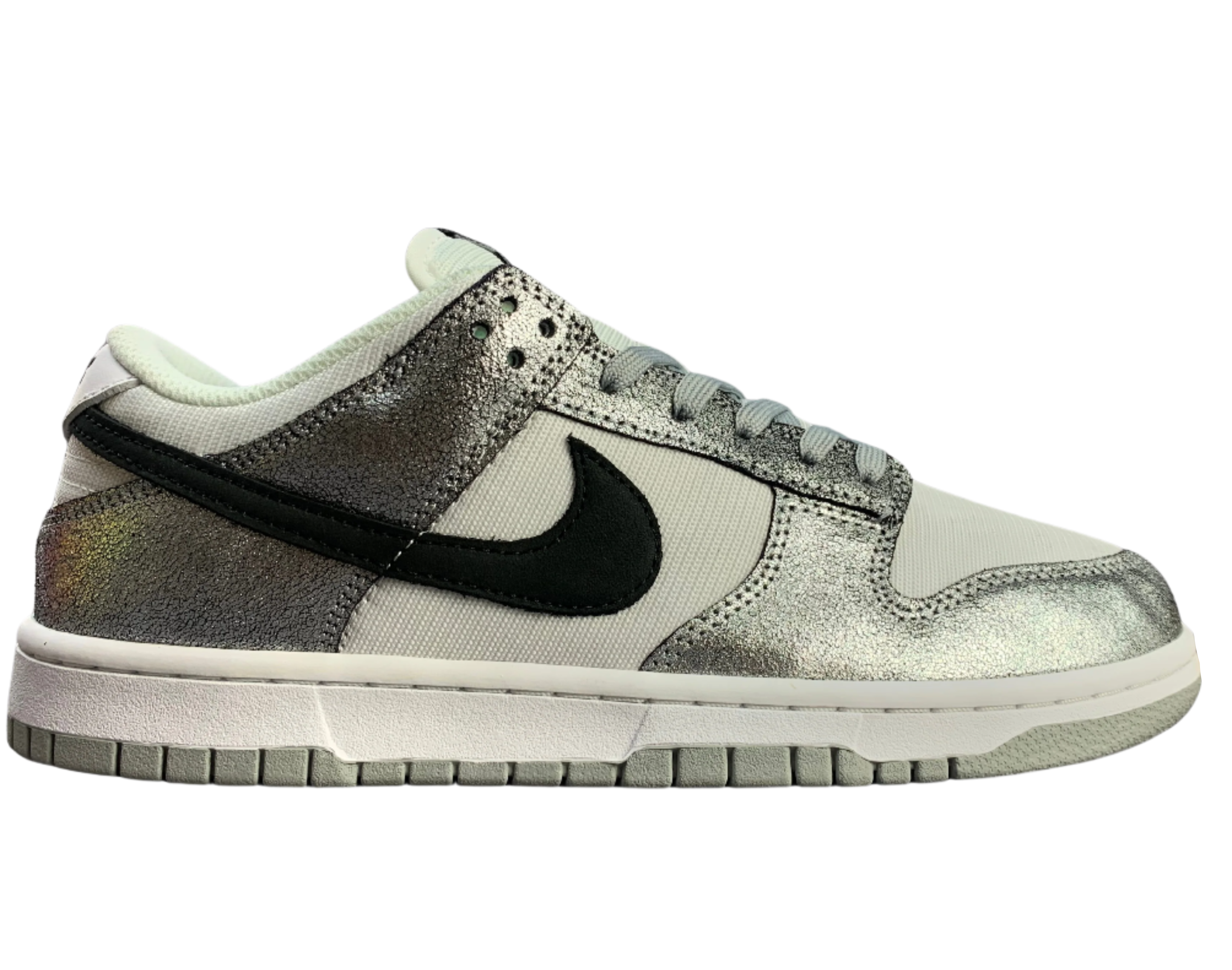 SB Dunk Low - Metallic Silver Shine