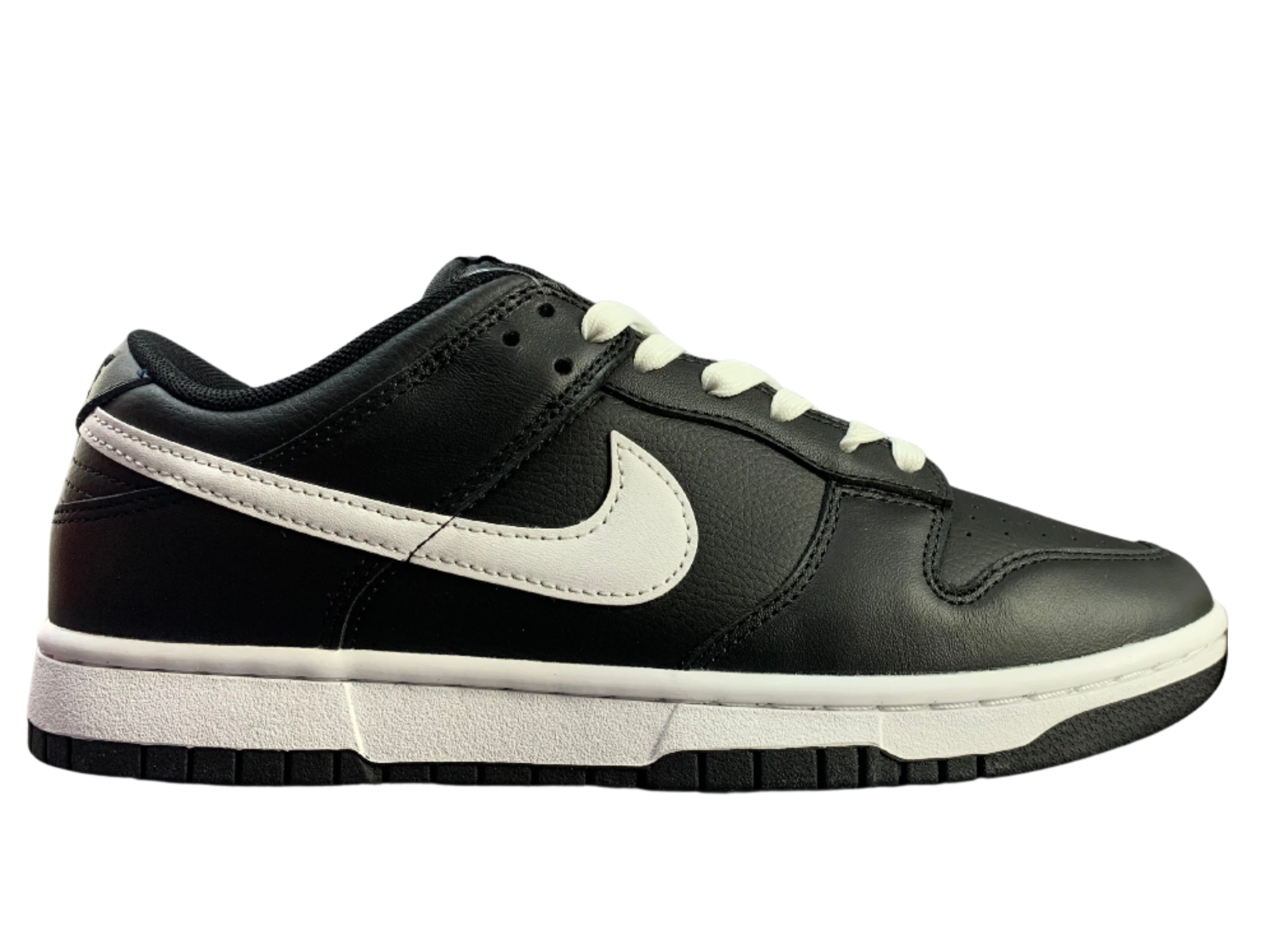 SB Dunk Low - Black & White