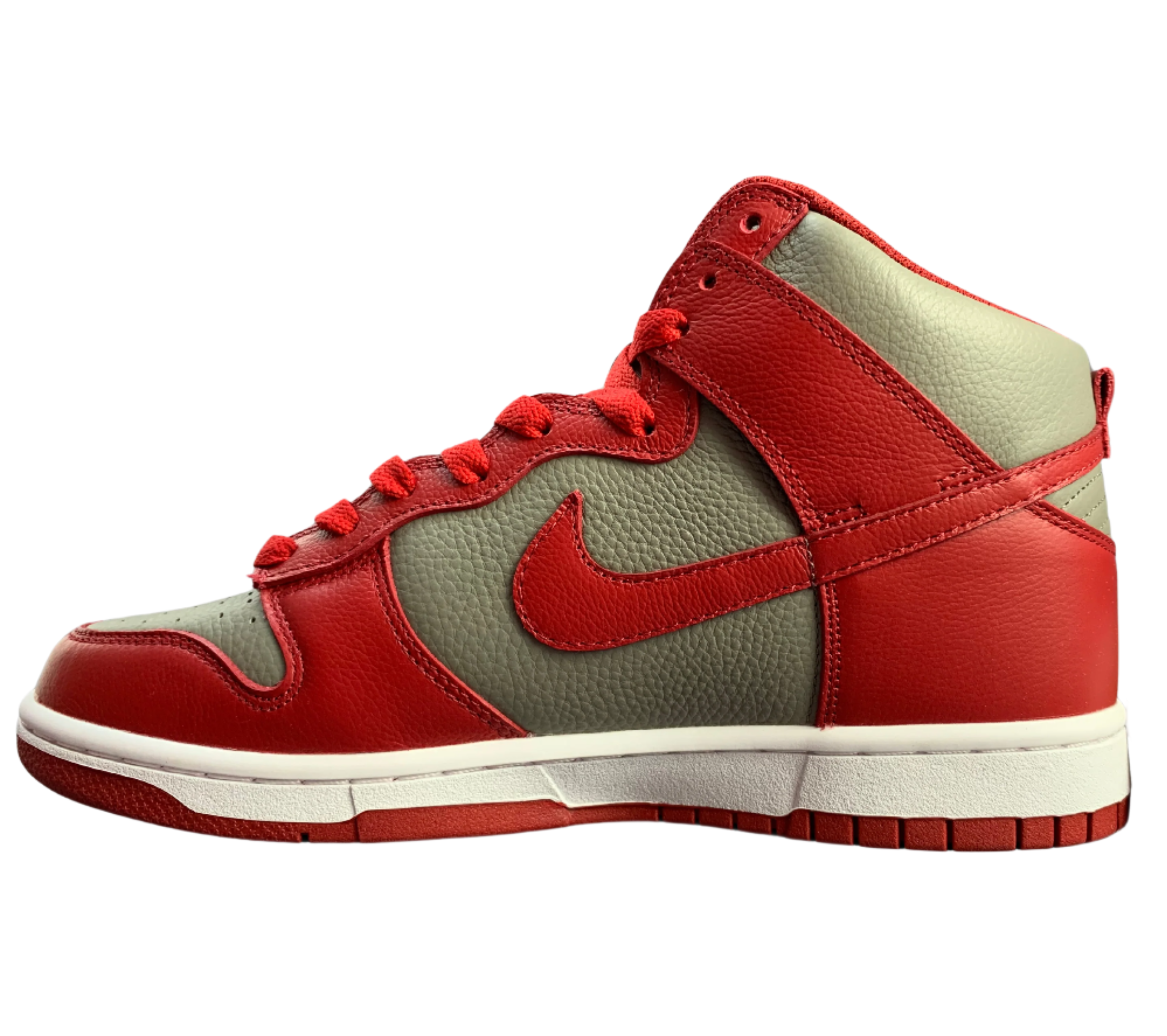 SB Dunk High - Red & Grey Classic Edition