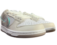 SB Dunk Low - Sail & Metallic Silver