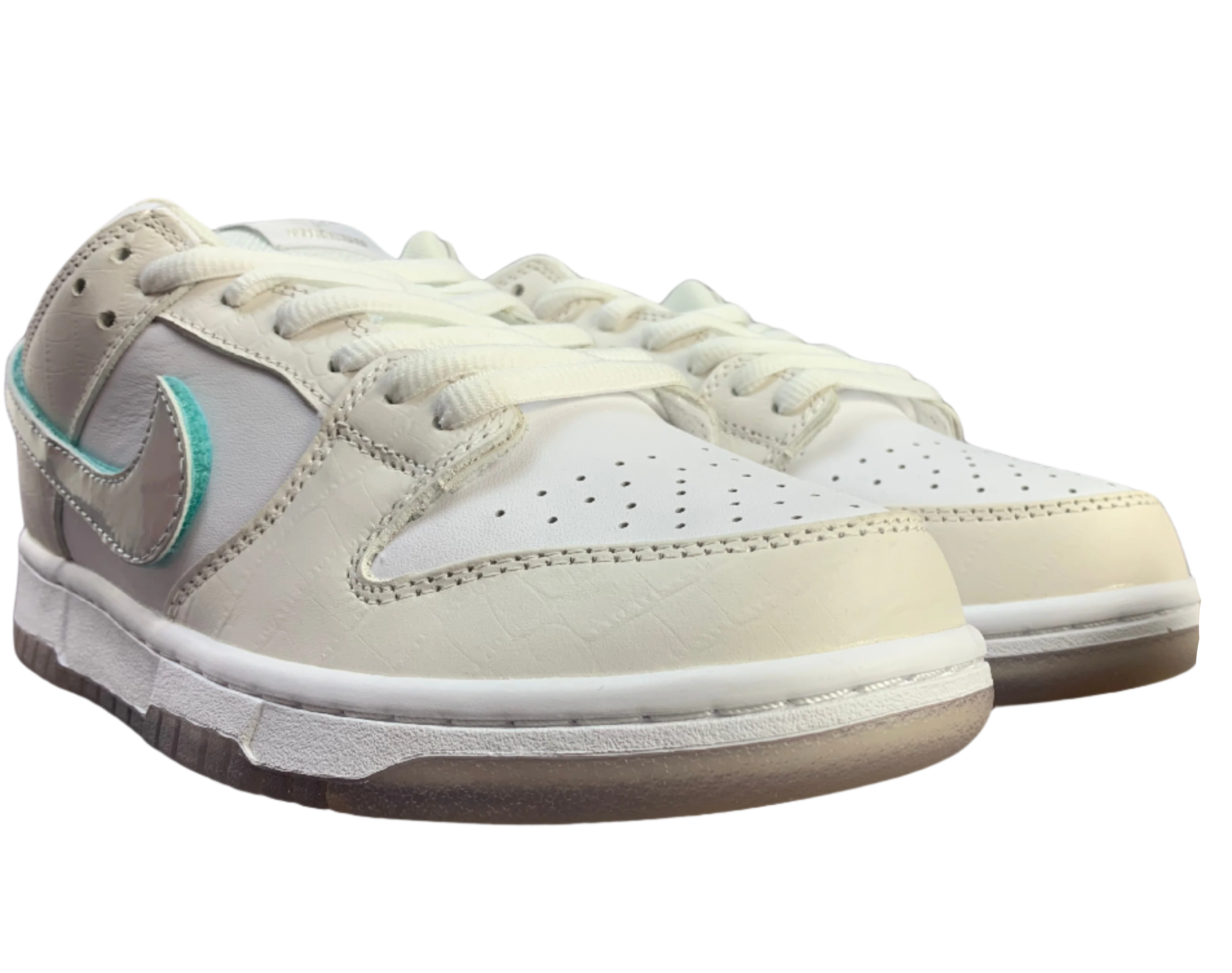 SB Dunk Low - Sail & Metallic Silver