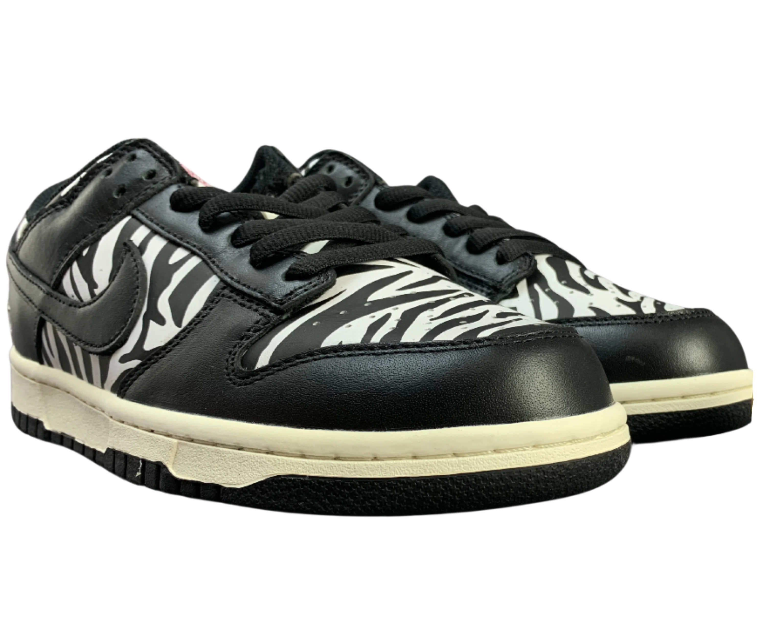 SB Dunk Low - Zebra Stripes Edition