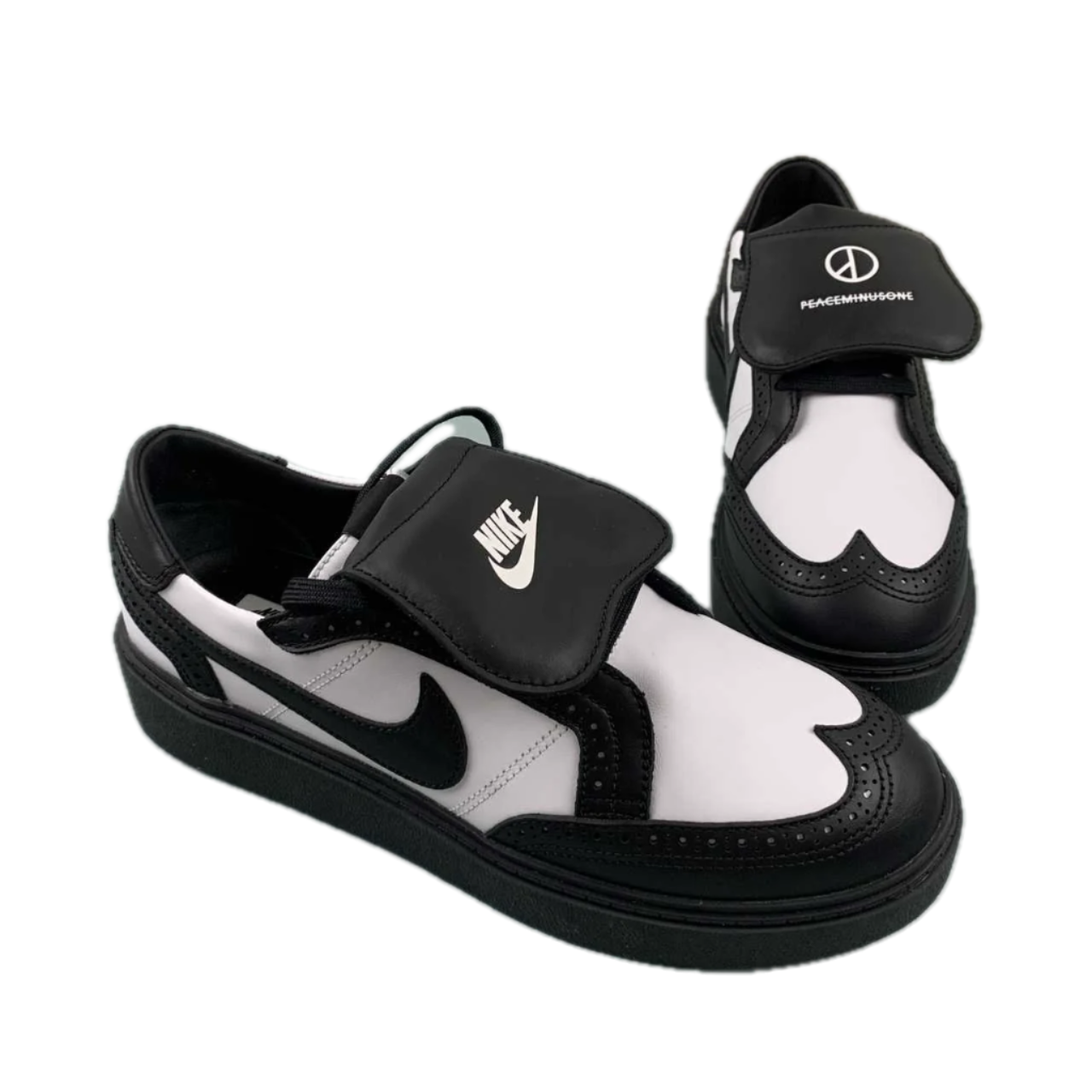 Nike Kwondo Black & White Sneakers