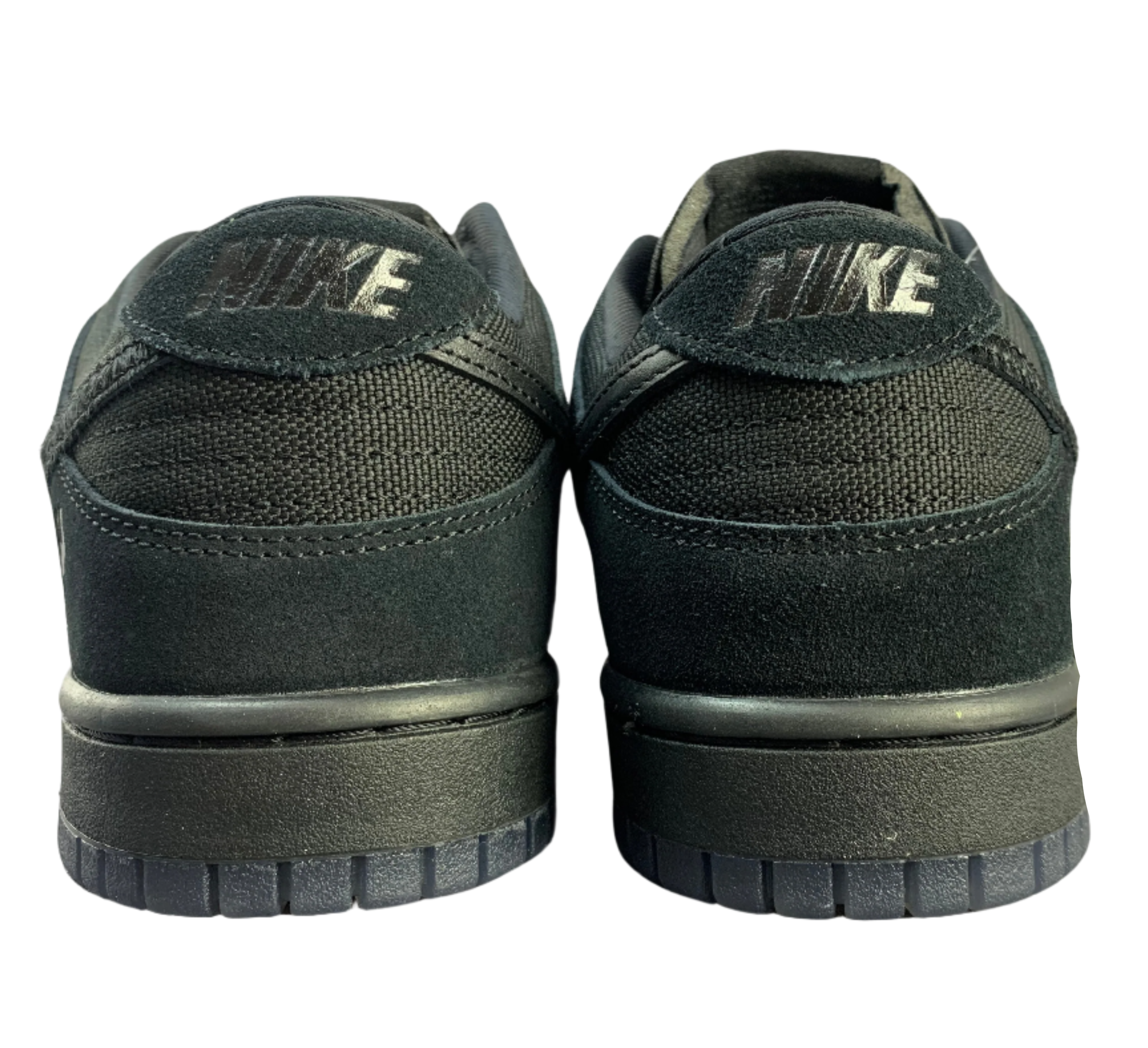 SB Dunk Low x Undefeated - Triple Black