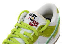 SB Dunk Low - Vibrant Green & White