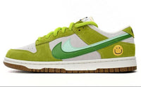 SB Dunk Low - Vibrant Green & White