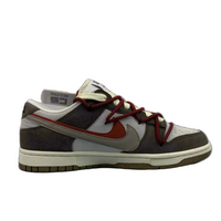 Nike Unisex SB Dunk Sneakers