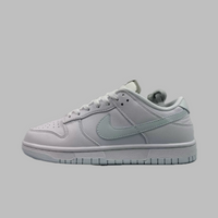 Nike Unisex SB Dunk Sneakers