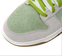 SB Dunk Low – Green Suede